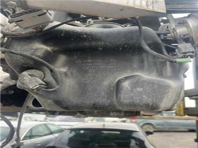 Foto 3ª: Deposito Limpiaparabrisas Mercedes Clase E 180 E 220 170CV [OM 651.911] (2011)