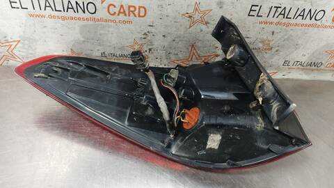 Foto 2ª: Piloto Trasero Derecho Kia Carens DRIVE 116CV 85KW [D4FD] (2014)