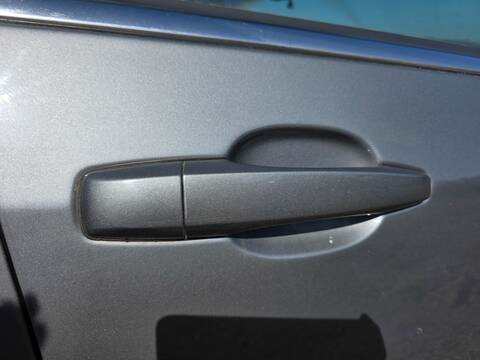 Maneta Exterior Delantera Derecha Cadillac SRX LY7 AUT.