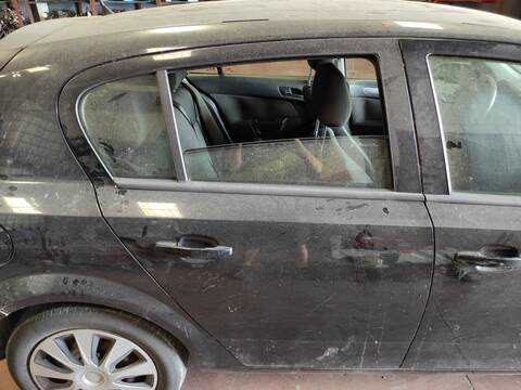 Puerta Trasera Derecha Opel Astra Z17DTL BERLINA