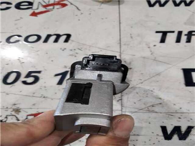 Foto 2ª: Antirrobo Peugeot 307 1.6 D-SIGN [1.6 LTR. - 80 KW HDI FAP CAT (9HZ - DV6TED4)] [9HYDV6TED4]