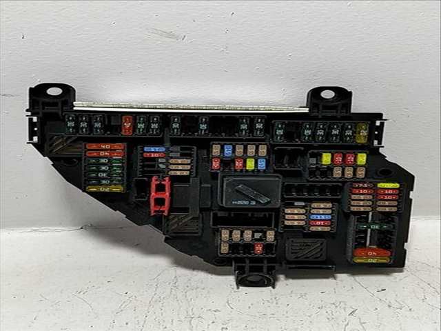 Caja Reles Fusibles Bmw Serie 5 518 530 D 245CV