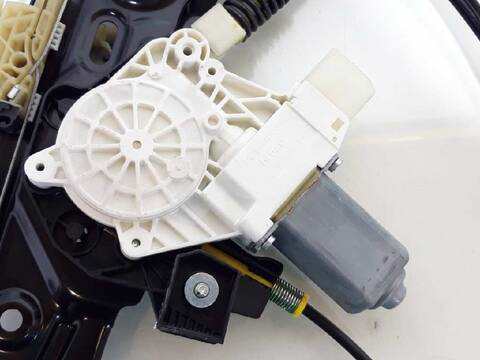 Foto 3ª: Elevalunas Eléctrico Delantero Izquierdo Bmw Serie 5 518 535D XDRIVE 313CV 230KW [N57Z] (2011)