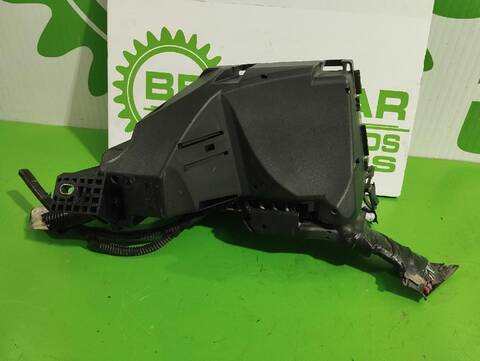 Foto 2ª: Caja Reles Fusibles Ford S Max 1.8 TDCI CAT 125CV [QYWA] (2006)