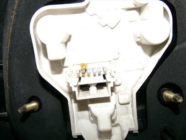 Foto 4ª: Piloto Trasero Derecho Renault Megane 1.5 DCI SEDAN,2002-2008 [K9KF7] (2004)