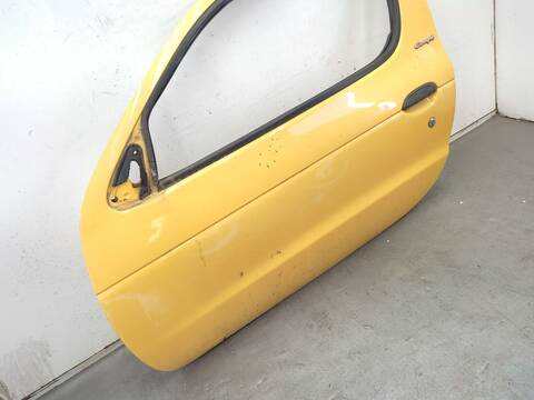 Foto 3ª: Puerta Delantera Izquierda Renault Megane 1.6 16V DA0B DA04 DA11) 107CV 79KW I COACH DA0/1_) [K4M 700,K4M 701,K4M 708,K4M 709] (2000)