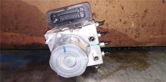 Foto 3ª: Abs Renault Megane 1.9 CONFORT AUTHENTIQUE [1.9 LTR. - 88 KW DCI DIESEL] II CLASSIC BERLINA (2003-_) [F9QB800]