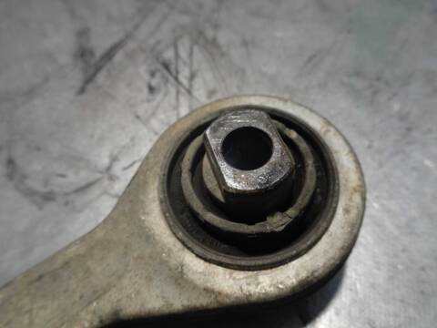 Foto 3ª: Brazo Suspension Delantero Derecho Volkswagen Passat BASICO BERLINA 101CV 74KW [AHL] (1998)
