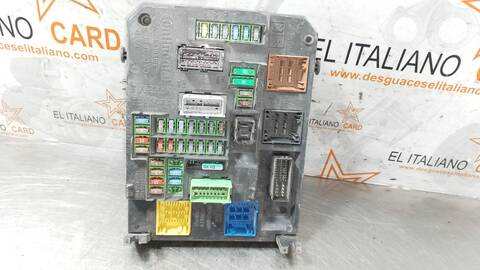 Foto 3ª: Caja Reles Fusibles Citroen C4 TONIC 110CV 81KW [HN01] (2016)