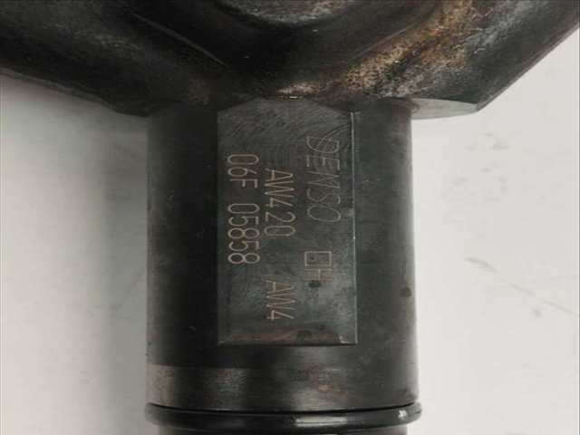 Foto 2ª: Inyectores Nissan Primera ACENTA BERLINA 126CV 93KW [YD22DDT] (2004)