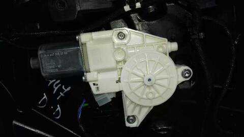 Foto 2ª: Elevalunas Eléctrico Delantero Derecho Mercedes Vito 114/116 CDI 119 CDI/BT 4MATIC EXTRALANG 447.705) 190CV 140KW (2014)