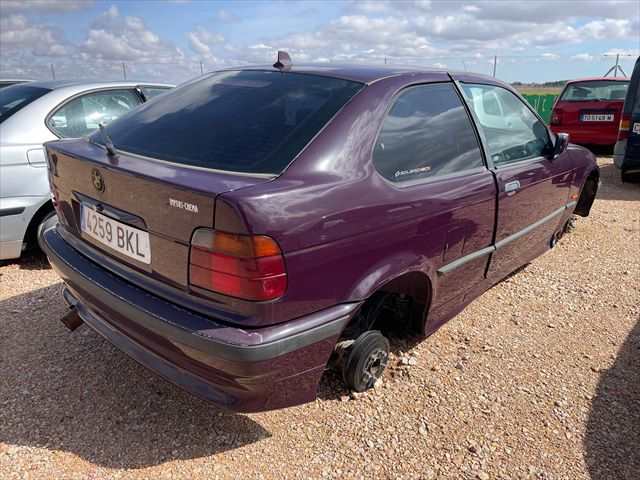 Foto 3ª: Portón Bmw Serie 3 318 1.7 TDS COMPACT [M41D17] (1996)