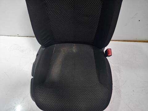 Foto 3ª: Asiento Delantero Derecho Volkswagen Passat ADVANCE BLUEMOTION 105CV [CAYC] (2010)