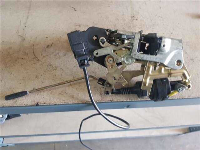 Foto 2ª: Cerradura Puerta Delantera Derecha Mercedes Clase C 160 2.2 220 DIESEL (202.121) [2.2 LTR. - 70 KW DIESEL CAT] [OM 604.910]