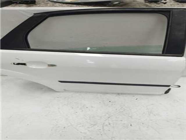 Puerta Trasera Derecha Ford Focus BERLINA