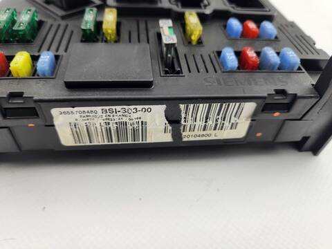 Foto 2ª: Caja Reles Fusibles Peugeot 407 ST SPORT 136CV 100KW [RHR] (2005)