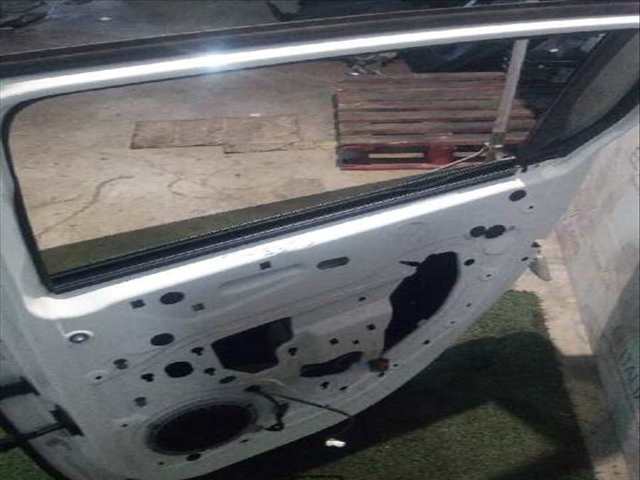 Foto 4ª: Puerta Trasera Derecha Peugeot 308 ACCESS 115CV 85KW [9H05] (2014)