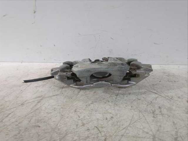 Foto 3ª: Pinza Freno Trasera Izquierdo Toyota Corolla 1.8 VVTI HYBRID ZWE219) 140CV [2ZR-FXE] (2018)