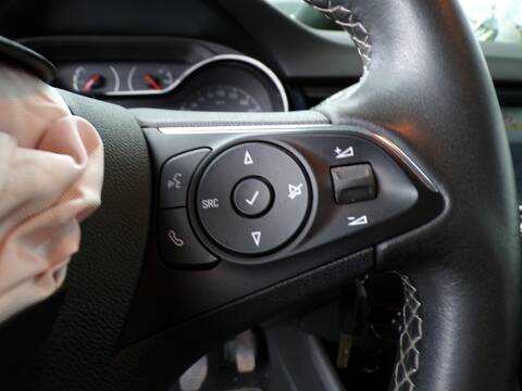 Foto 3ª: Volante Opel Crossland HN05 (2018)