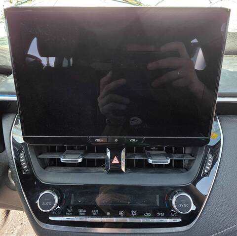 Sistema Audio Radio CD Toyota Corolla 2ZRFXE AUT.