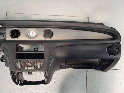 Foto 3ª: Salpicadero Mitsubishi Outlander 2.0 CAT 100KW (2004)