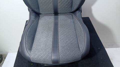 Foto 2ª: Asiento Delantero Derecho Peugeot 2008 1.2 PURETECH 100 101CV 74KW [HNK (EB2ADTD)] (2024)