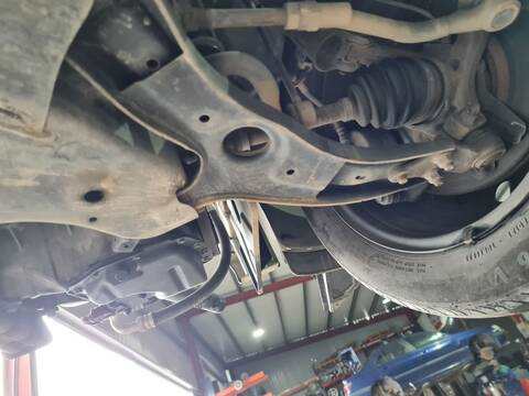 Brazo Suspension Delantero Derecho Kia Carens BASIC 135CV 99KW