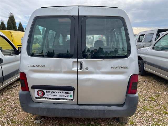 Foto 3ª: Paragolpes Trasero Peugeot Partner 1.9 D 70cv [WJZ] (2005)