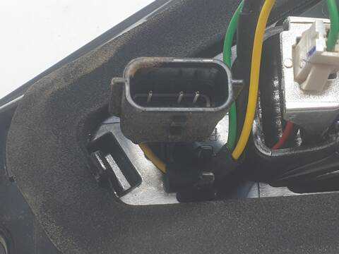 Foto 3ª: Piloto Trasero Derecho Renault Arkana TECHNO 130CV 97KW