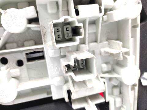 Foto 3ª: Piloto Trasero Izquierdo Volvo S40 2.0 D 136CV 100KW [D4204T] (2004)