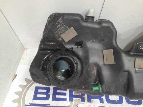 Foto 3ª: Deposito de Combustible Jaguar XE 2.0 DIESEL CAT 180CV (2014)