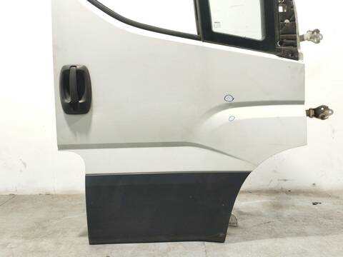 Foto 2ª: Puerta Delantera Derecha Iveco Daily 33S16 35S16 35C16 40C16 50C16 156CV 115KW FURGONETA [F1AGL411G] (2017)