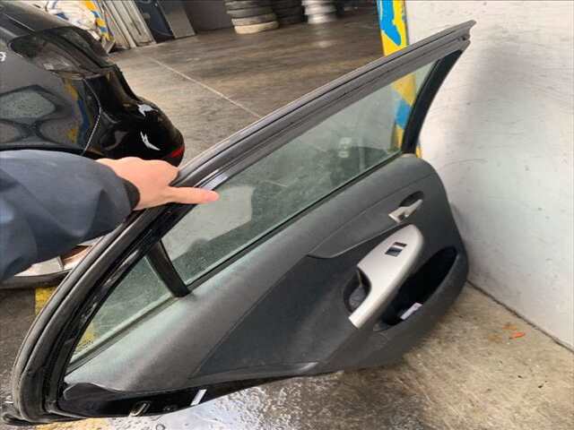 Foto 3ª: Puerta Trasera Izquierda Toyota Corolla 1.3 16V100CV [1NR] (2011)