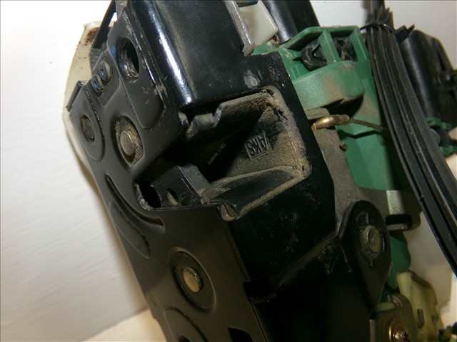 Foto 2ª: Cerradura Puerta Delantera Derecha Volkswagen Passat 1.9 TDI 2000-2005 [AVF] (2002)