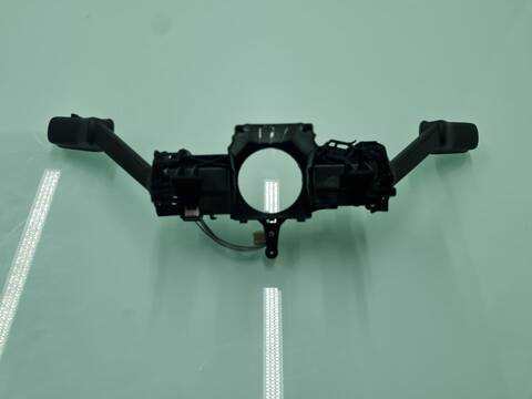 Foto 3ª: Mando Volante Volkswagen Touran ADVANCE BMT 150CV 110KW [DTSB] (2021)