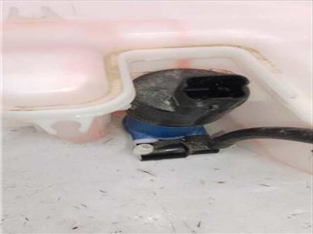 Foto 3ª: Deposito Limpiaparabrisas Dacia Sandero 1.0 STEPWAY COMFORT [1 0 LTR. - 67 KW TCE CAT] 91CV [H4D F4] (2022)