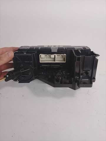 Foto 2ª: Mando Calefacción A. A. Volkswagen Golf 1.6 GASOLINA [G/BSE] (2007)