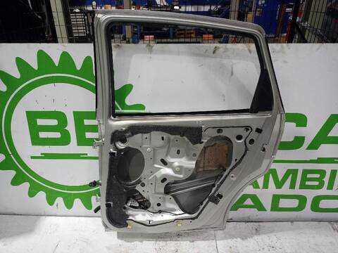 Foto 2ª: Puerta Trasera Derecha Ford Focus TREND 101CV [FFDA] (1998)