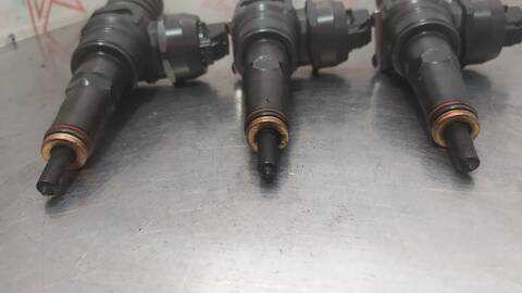 Foto 3ª: Inyectores Skoda Octavia ELEGANCE BERLINA 105CV 77KW [BXE] (2006)