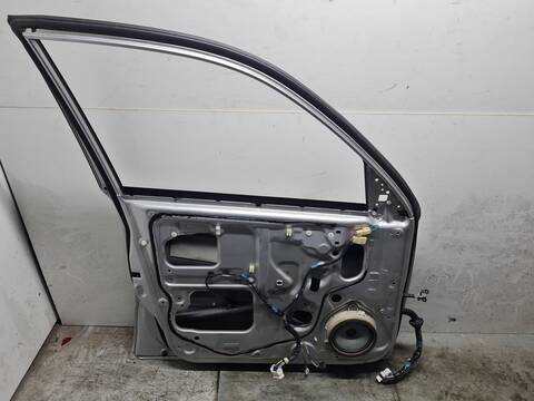 Foto 2ª: Puerta Delantera Izquierda Toyota Rav4 2.0 D-4D EXECUTIVE 4X4 2003 ) 116CV 85KW [1CDFTV] (2004)