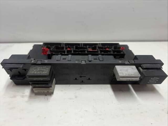 Caja Reles Fusibles Volkswagen Tiguan VERSION INDEFINIDA