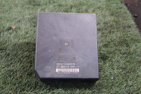 Foto 2ª: Caja Reles Fusibles Renault Megane K9K832 BERLINA III BERLINA 5P (2010)