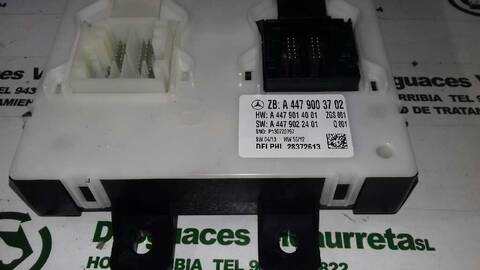 Foto 2ª: Caja Reles Fusibles Mercedes Clase V 200 136CV 100KW (2014)