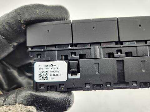 Foto 2ª: Mando Multifuncion Volkswagen Polo LIFE 95CV 70KW [DLAC] (2022)