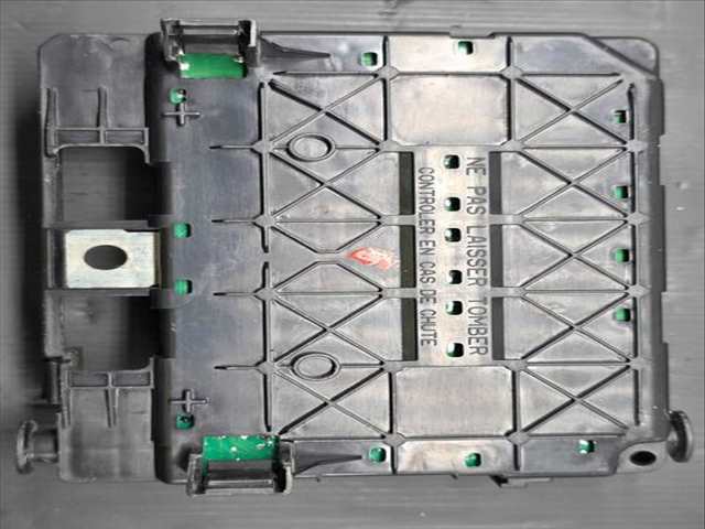 Foto 2ª: Caja Reles Fusibles Citroen Xsara 9HZ PICASSO (2008)