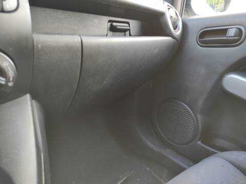 Guantera Mazda 2 ZJ BERLINA