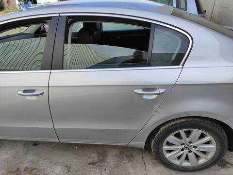 Puerta Trasera Izquierda Volkswagen Passat CFFB BERLINA
