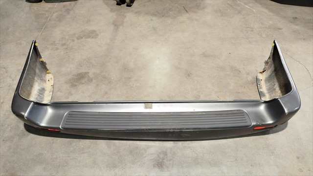 Foto 2ª: Paragolpes Trasero Toyota Land Cruiser 4.7 G UZJ 100 [2UZ-FE] (2000)