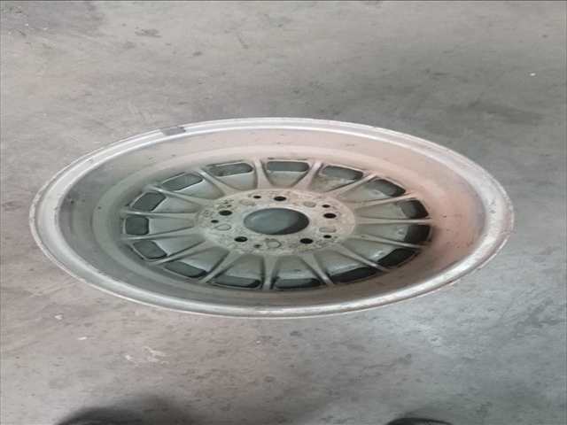 Foto 2ª: LLanta Aleacion Mercedes 300 3.0 W123 (1980)