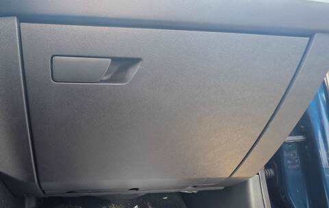 Guantera Seat Leon STYLE CONNECT 110CV 81KW
